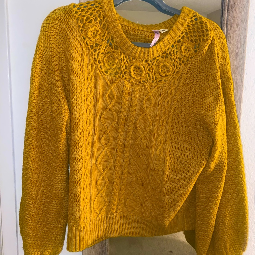 Medium mustard sweater
